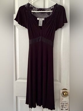 cute curvy dresses Plus Size Isabella Sweetheart Dress- Black/Mauve 1X / Black/Mauve at Sense Vintage 70s Palm Print Color:AZURE BLOOM 21.5 35/36 solid black